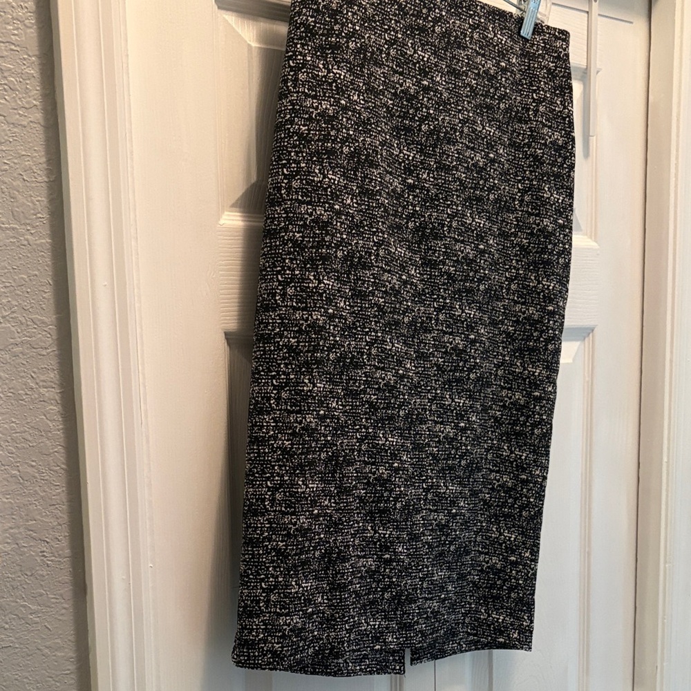 New York & Company Black and White Pencil Skirt